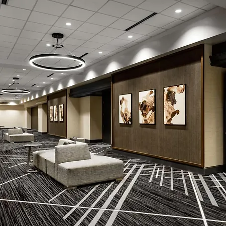 Hilton Charlotte Airport Hotel-3